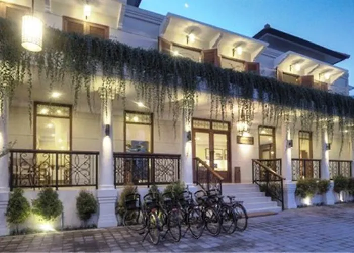 Lagoon Hotel