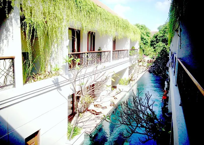 Lagoon 3* Seminyak (Bali)
