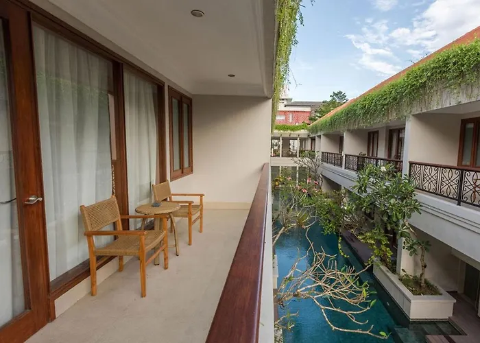 Lagoon Hotel 3*