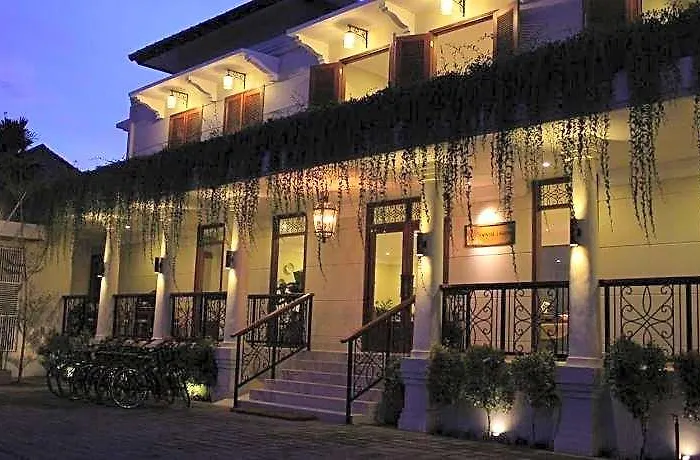 Lagoon 3* Seminyak (Bali)